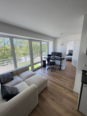 Living area - Peaceful 1-bedroom studio in charming Dortmund perfect for your stay (Dortmund)