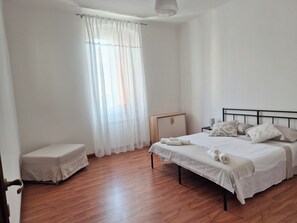 Room - Vrbo Property (La Spezia)