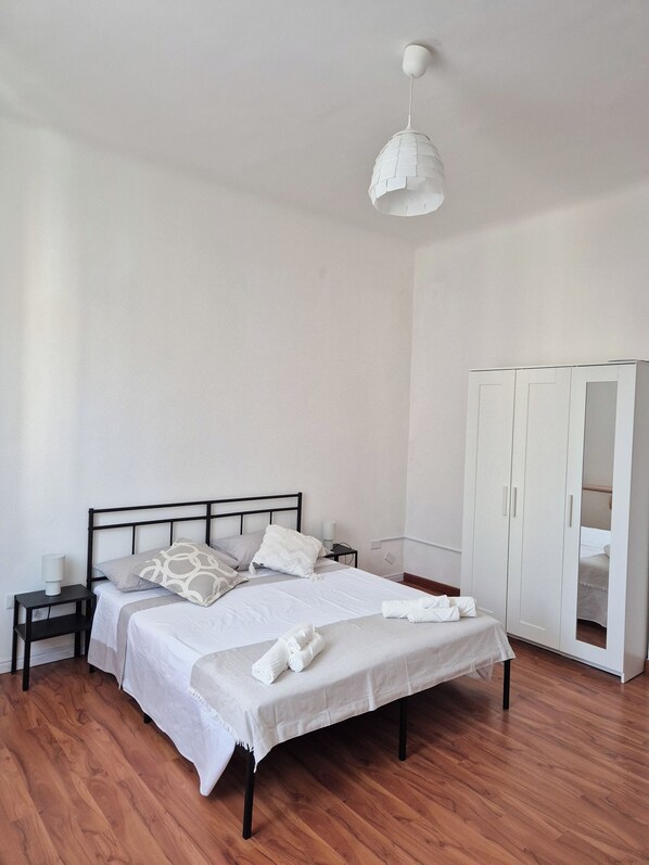 Room - Vrbo Property (La Spezia)