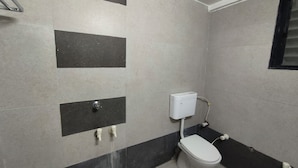 Economy Double Room, City View | Bathroom - Shrikrushna The Lakeview Resort  (Jalgaon)