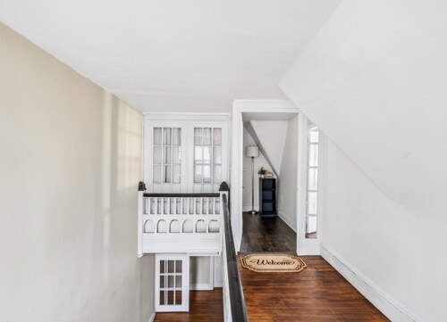 Prime Villanova Location | 3BR Apartment | Walk to Dining, Shopping & Transit