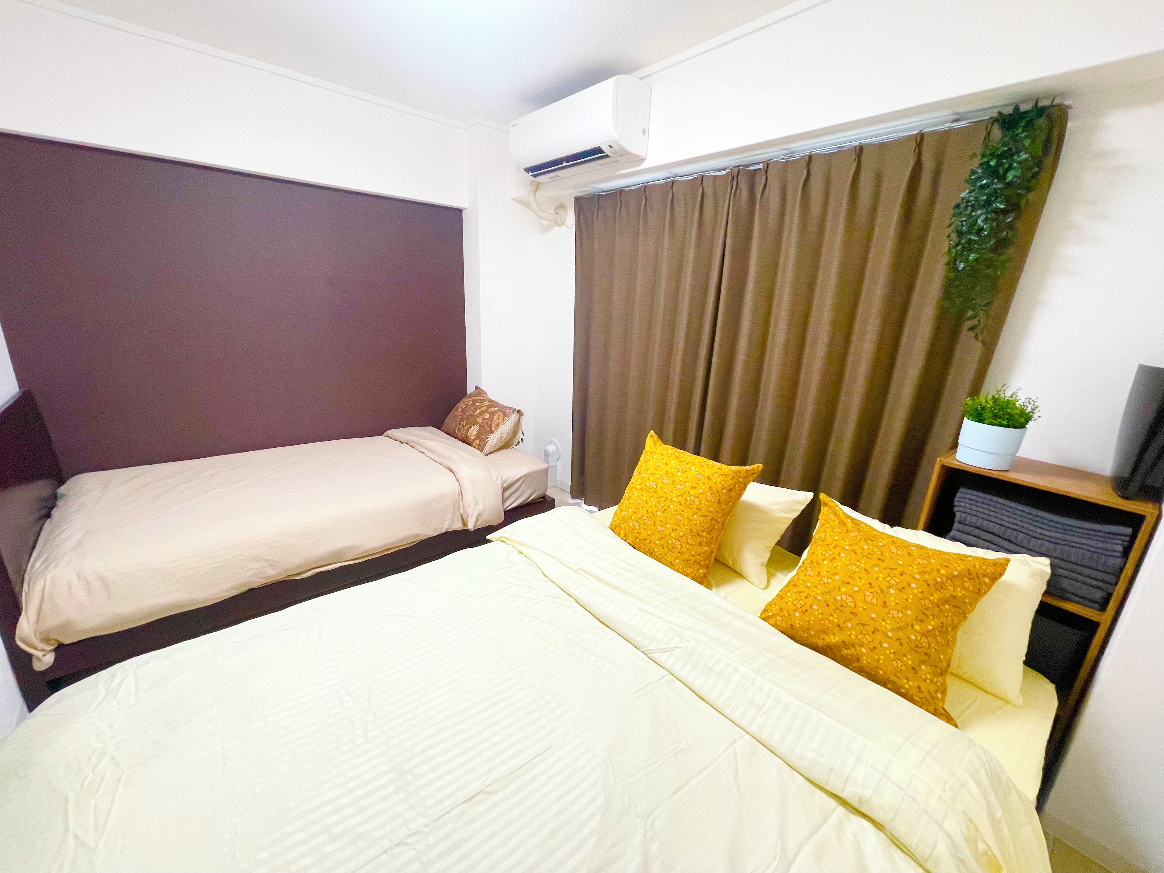 Shin-osaka 202: Pet-friendly Studio Apartment Accommodating Up To 5 Guests With Excellent Access - Japan