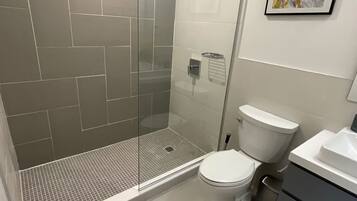 Appartement, climatisation, vue ville | Salle de bain
