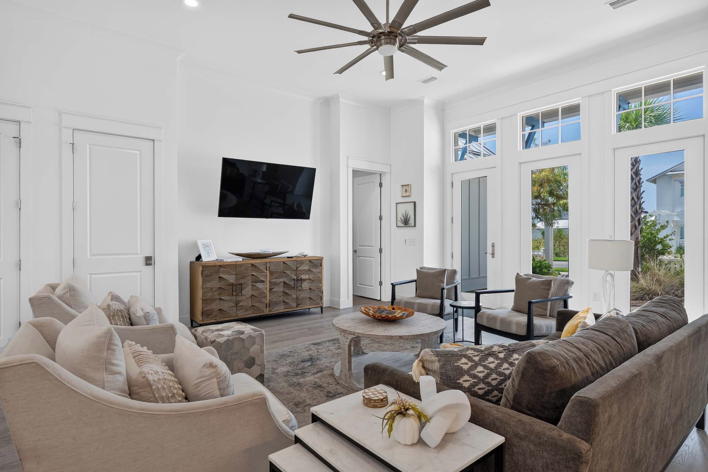 Dune's Perch: Beach Club Resort With Pool + Hot Tub + On-site Dining - Florida