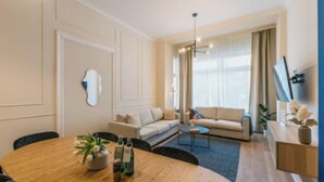 Unclassified image, 5 of 37, button - Stylish 3-Bedroom Apartment with Balcony in Schöneberg (Berlin)