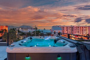 室外 SPA 浴池