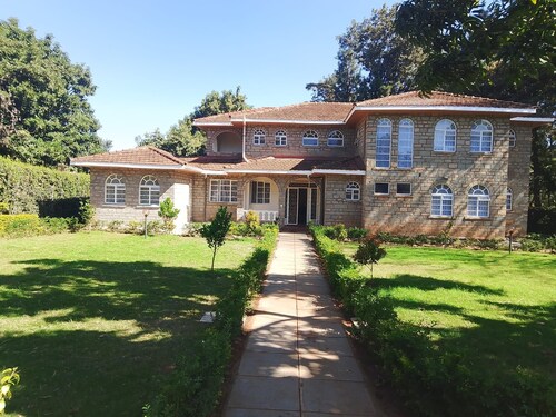 Royal Gardens Muthatari - Embu : Deluxe Twin Room