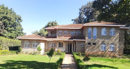 Royal Gardens Muthatari - Embu : Deluxe Twin Room
