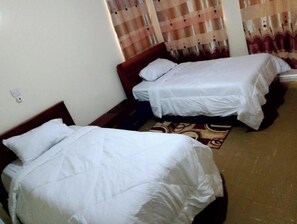 Room - Royal Gardens Muthatari - Embu : Deluxe Twin Room (Embu)