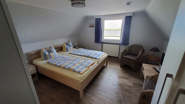 Room - Room 'Zum Elbblick – Double Room No. 18' with Sea View, Terrace & Wi-Fi (Otterndorf)