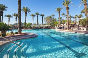 Pool - Cozy Premium 1-bedroom hotel suite with full kitchen in wonderful Rancho Mirage (Rancho Mirage)
