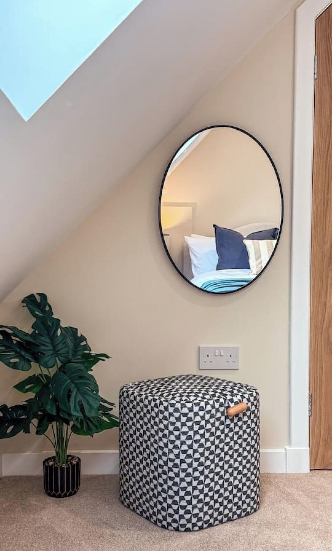 Iron/ironing board, WiFi