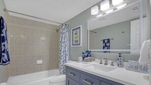 Bathroom - OUTSTANDING Location!  High-end 2/1 On The Beach, Close To The Port & Pier! (Cocoa Beach)