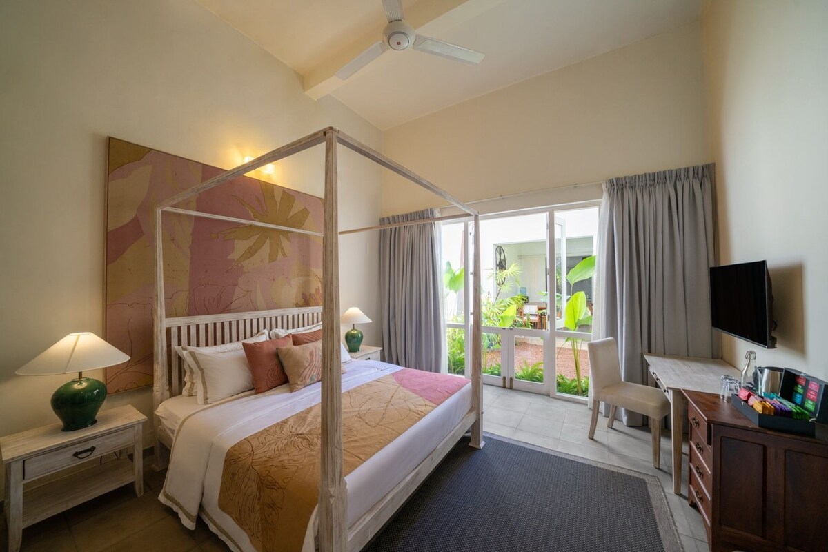 In-room safe, desk, laptop workspace, blackout curtains