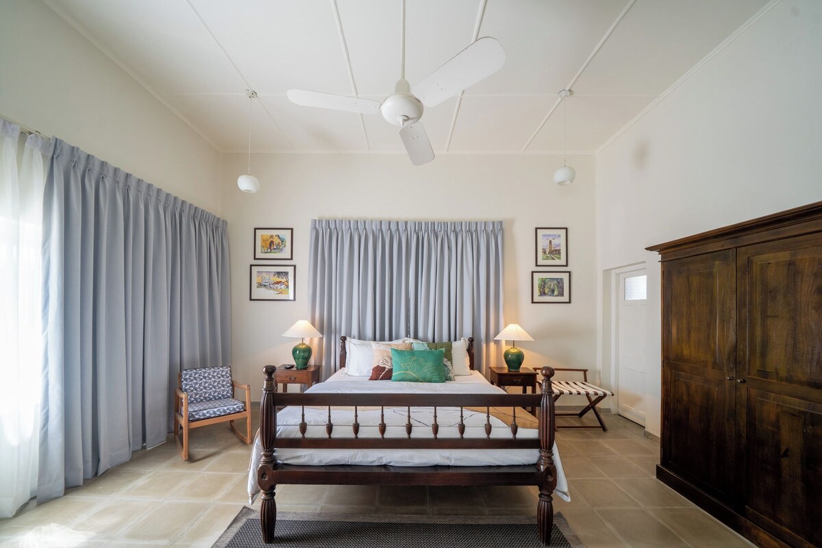 In-room safe, desk, laptop workspace, blackout curtains