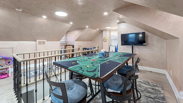 Unclassified image, 1 of 46, button - The EastSide Manor - Fully Equipped Mansion, Games Room, Free Parking and More (Pickering)