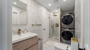 Unclassified image, 5 of 46, button - The EastSide Manor - Fully Equipped Mansion, Games Room, Free Parking and More (Pickering)