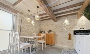 Dining - Casa De Pedra Cottage with Private Terrace, Shared Garden, and Wi-Fi (Auterive)