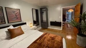 Room - Lovely 6-bedroom apartment with AC in vibrant Queens (Queens)