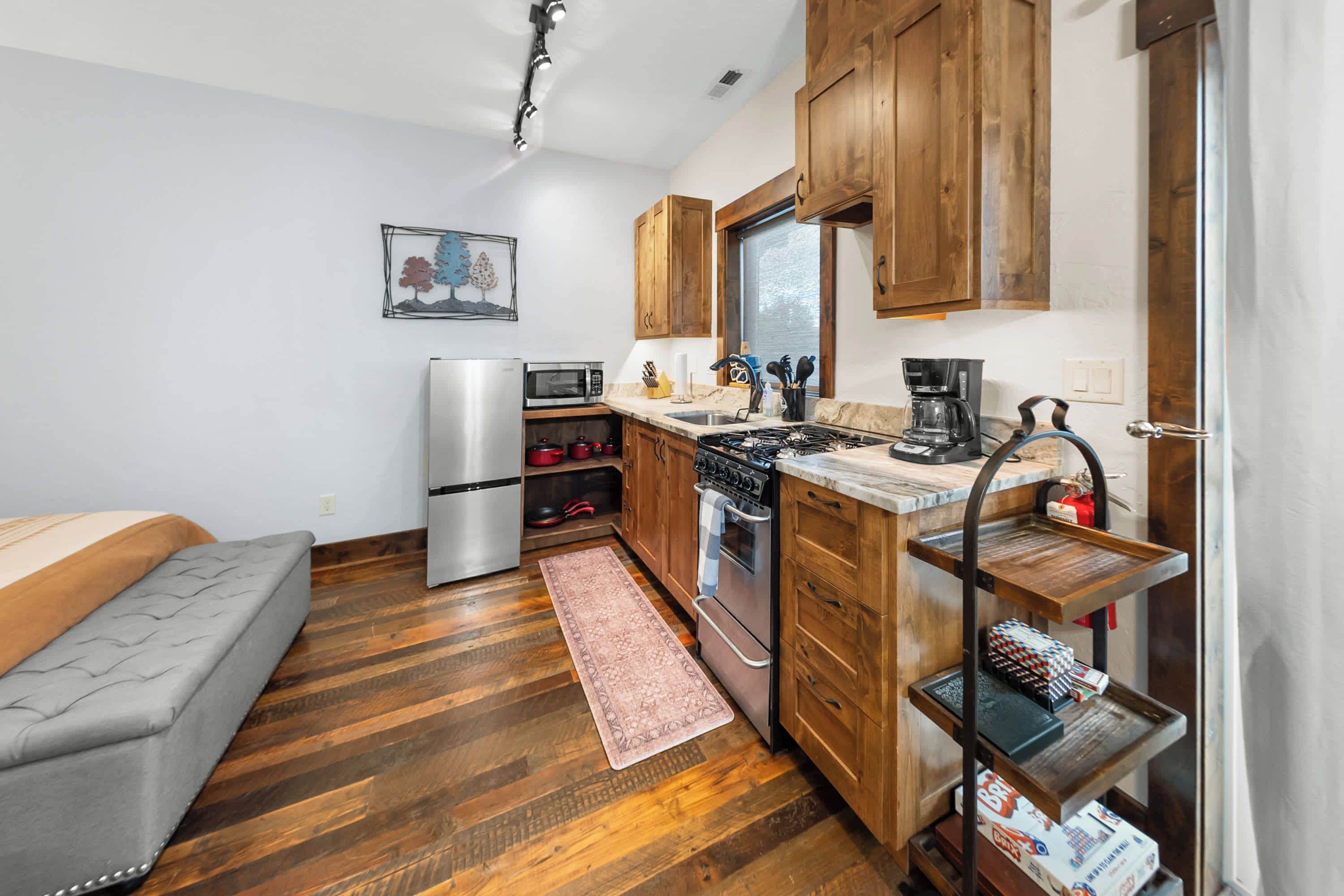 Studio, 1 Queen Bed with Sofa bed, City View (Bliss Retreat) | Private kitchen