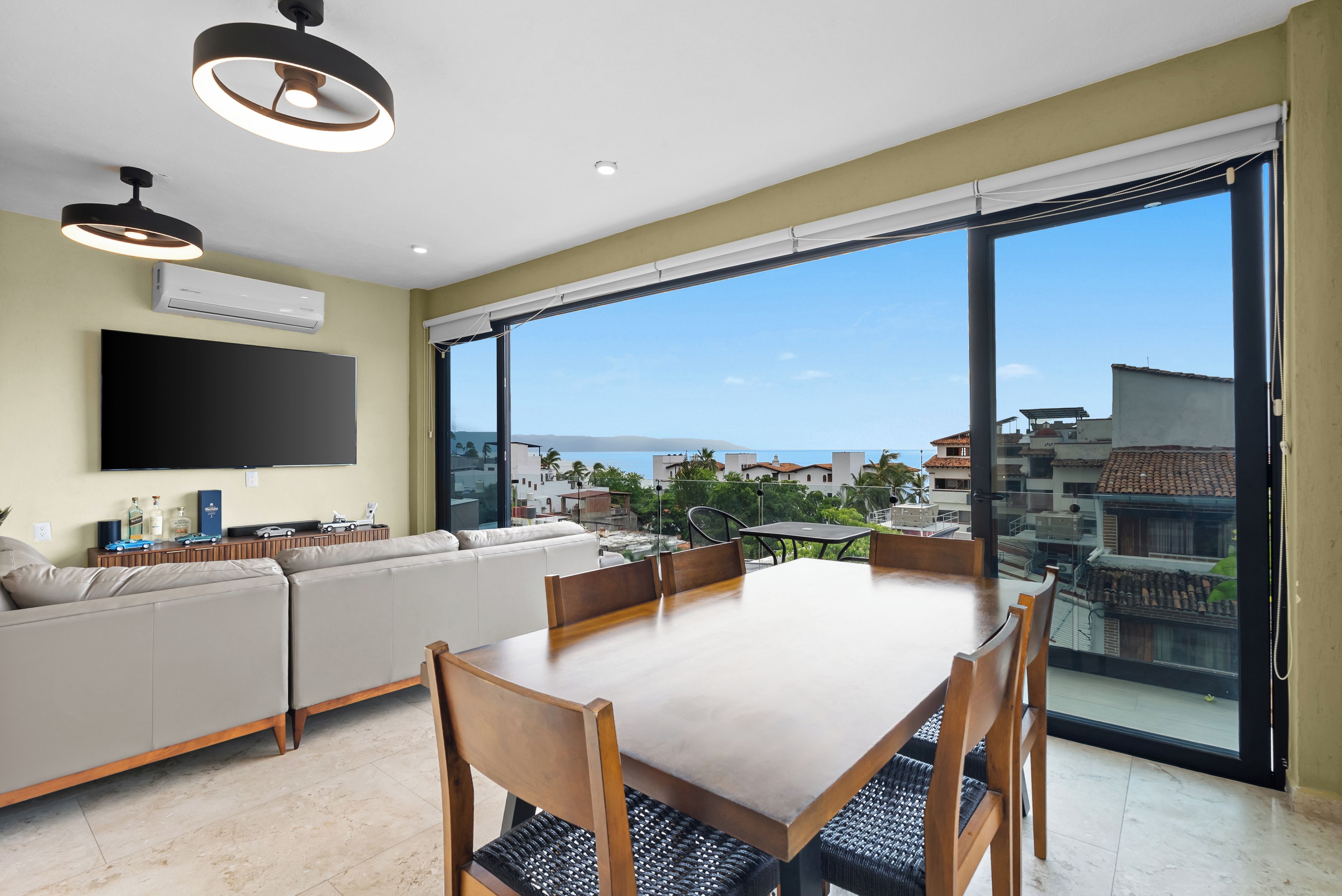 Studio | Dining