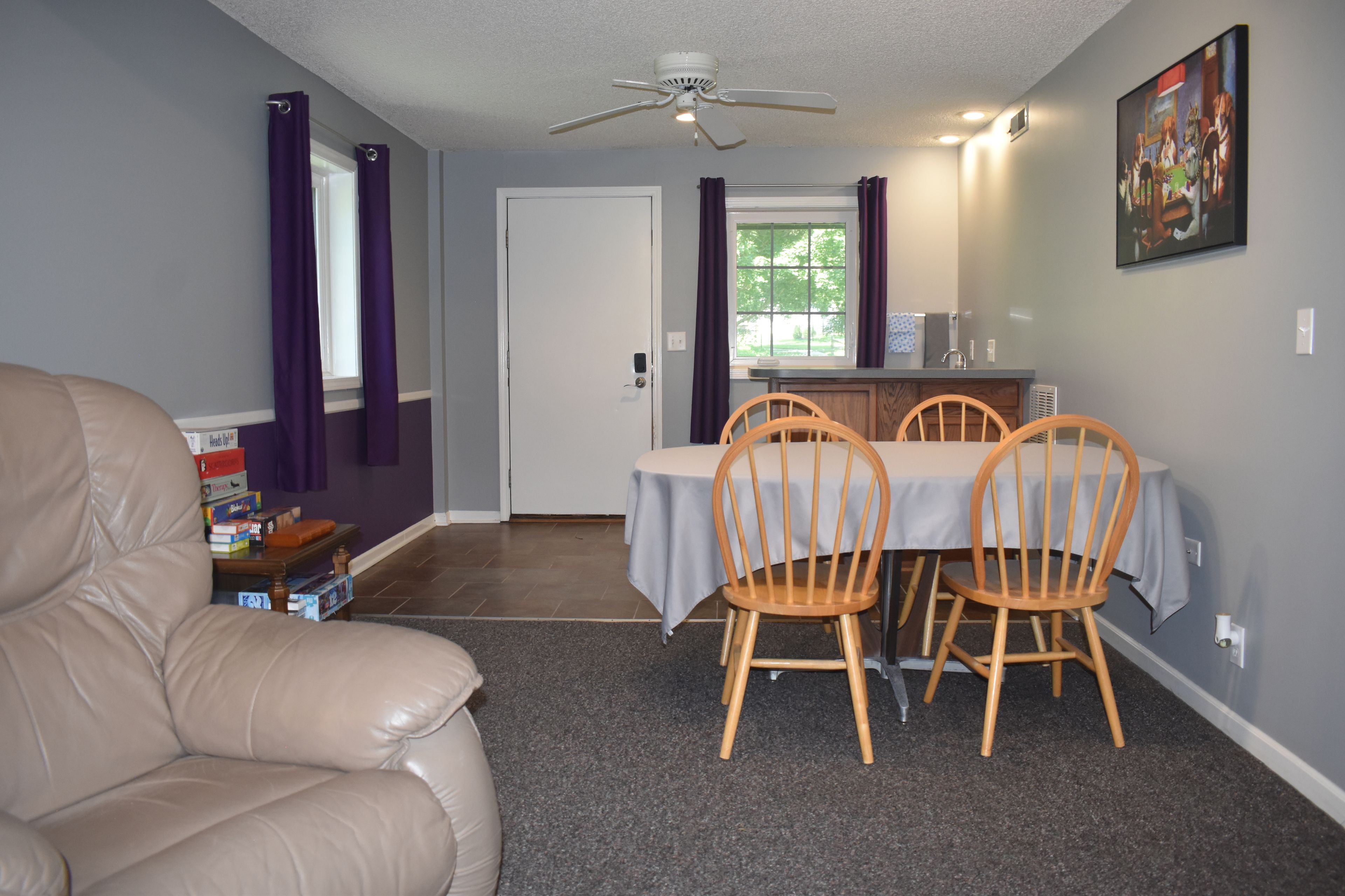 Spacious Lincoln Home - Sleeps 8 - Perfect For Families & Groups - Lincoln, NE