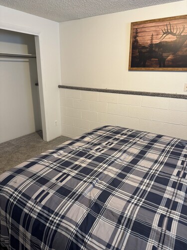 Wonderful 3-bedroom apartment with a view of Willow Creek