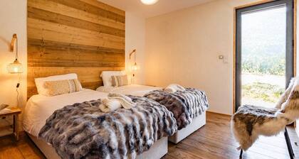 Lovely 4-bedroom chalet in quaint Albiès perfect for relaxing stays