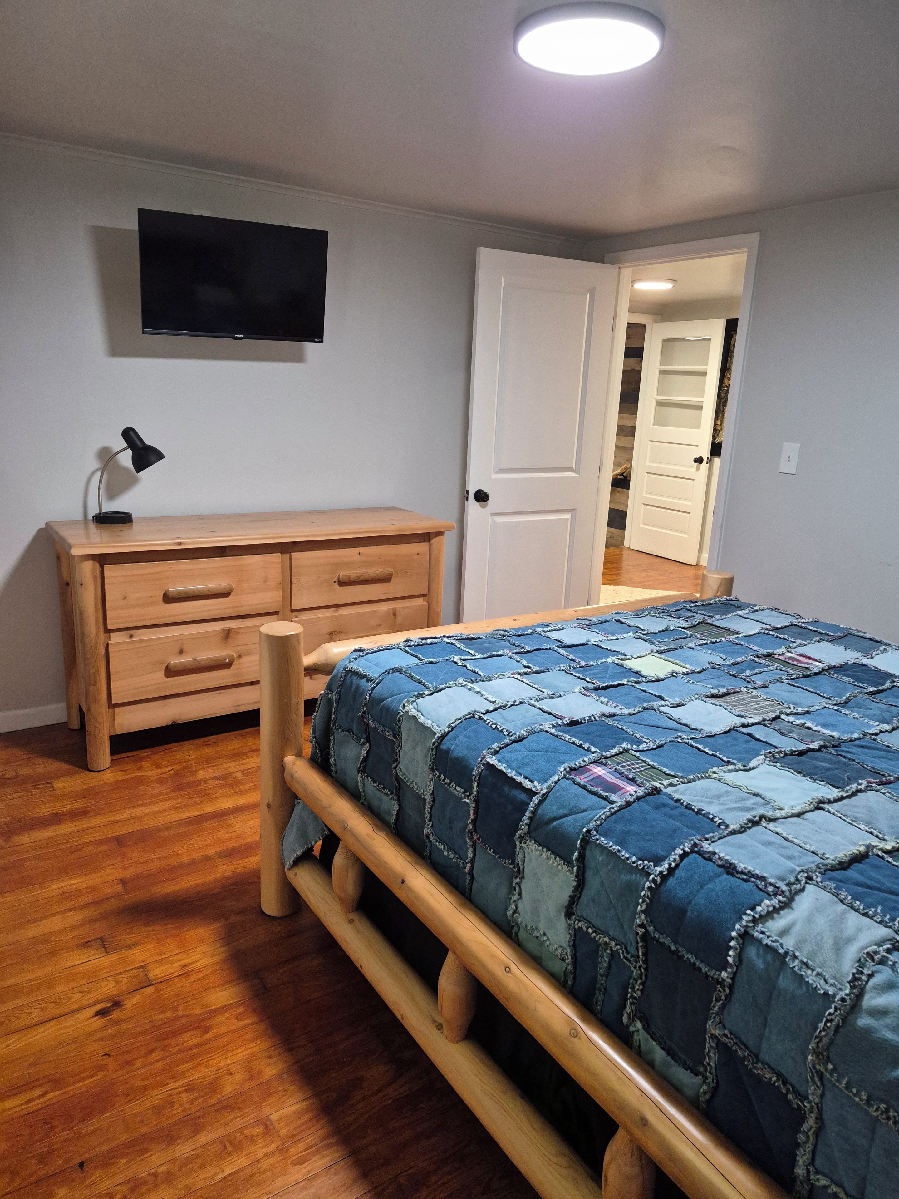 2 bedrooms, WiFi (free), bed sheets