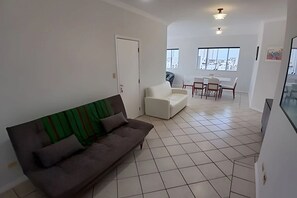 Deluxe Apartment, City View | Living area - SHB - Guarujá Piscina e Lazer Privativo  (Guarujá)