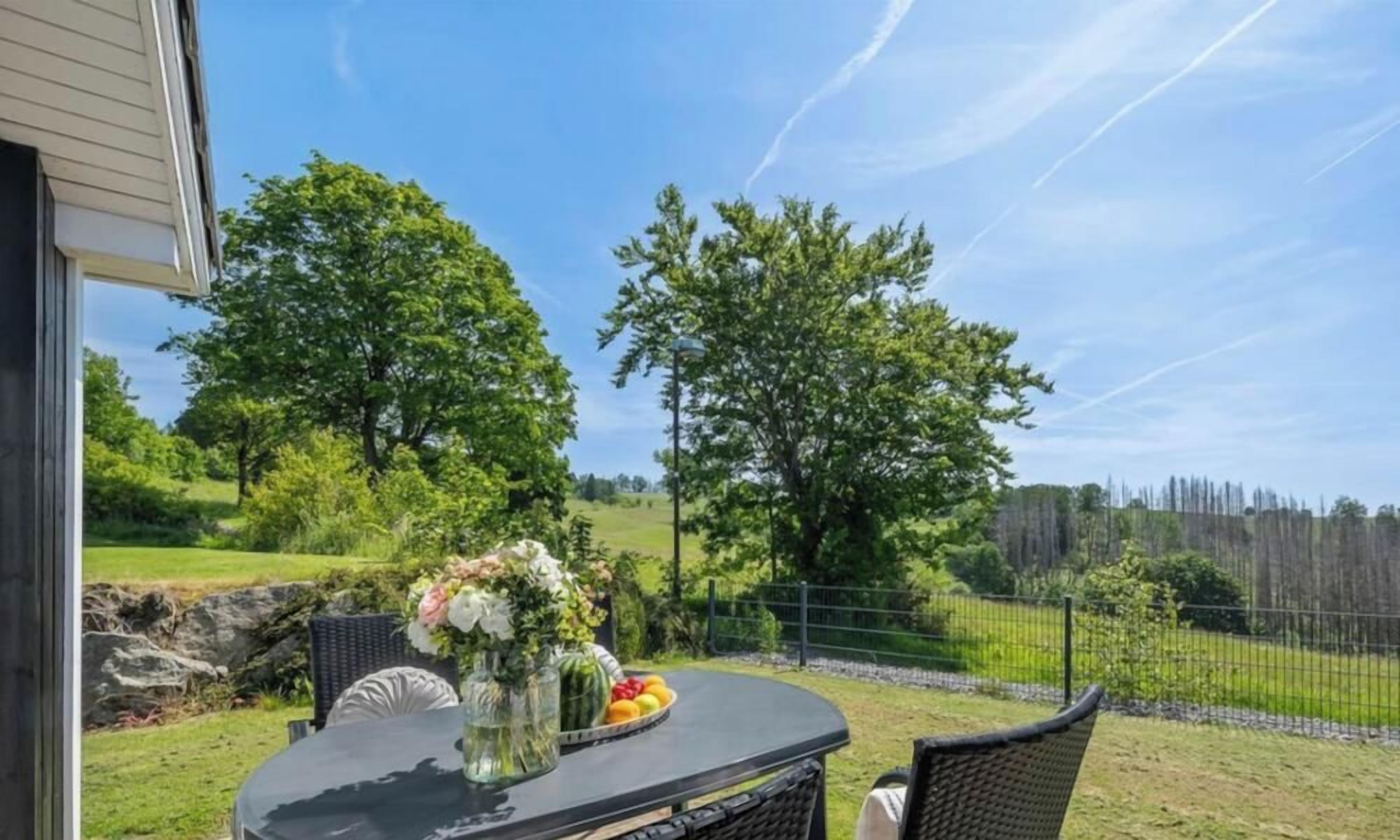 House | Outdoor dining