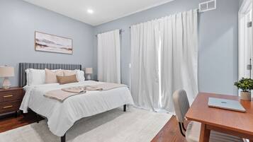 4 bedrooms, desk, iron/ironing board, free WiFi