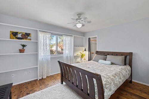 Spacious 4-bedroom house near Art house and 150 acre Preserve