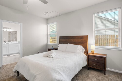 Comfort Meets Space - Feel Right at Home