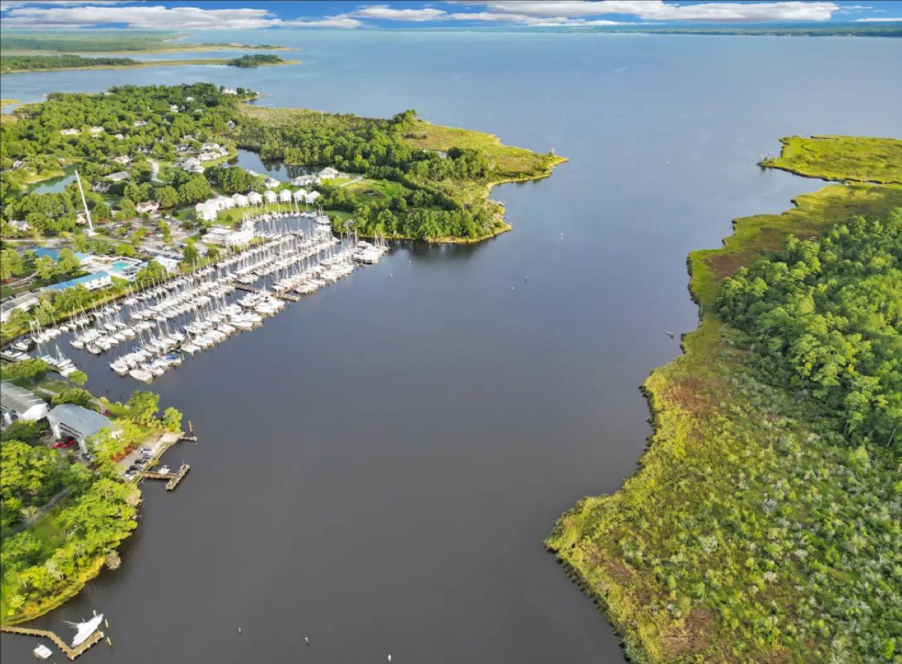 Northwest Creek Marina
