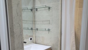 Unclassified image, 4 of 58, button - Marina sea view apartment Deluxe 1-bedroom with AC in Saint-François (Saint-François)