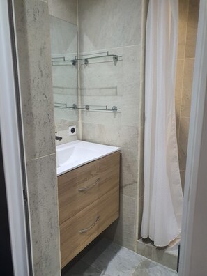 Bathroom - Marina sea view apartment Deluxe 1-bedroom with AC in Saint-François (Saint-François)