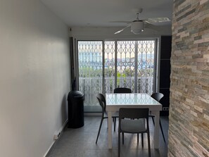 Dining - Marina sea view apartment Deluxe 1-bedroom with AC in Saint-François (Saint-François)
