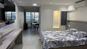 Unclassified image, 2 of 58, button - Marina sea view apartment Deluxe 1-bedroom with AC in Saint-François (Saint-François)
