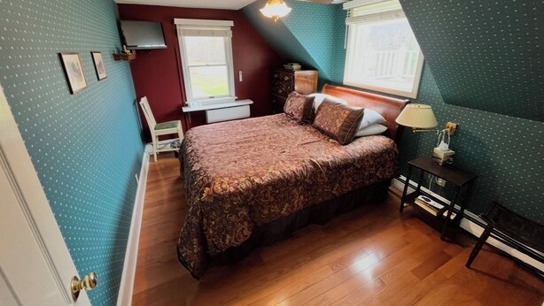 Room - Bowman inn Spacious 12-bedroom estate in beautiful Randolph with AC/pool/hottub (Randolph)