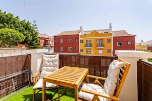 Outdoor dining - Vrbo Property (Las chafiras)