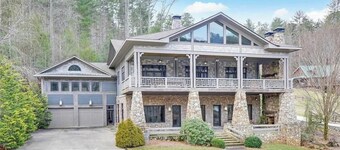 Luxury Lake Escape Lakemont, GA! Dog Friendly!