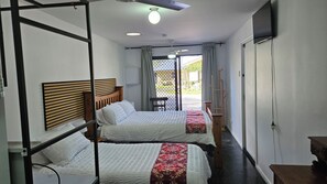 Room - Self contained room in a relaxing farm, lots of view, pet friendly (Illinbah)