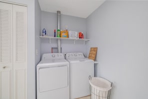 2820OceanShoreBlvd25-13 - Pet Friendly Townhome Directly Across from the Beach in Quiet Ormond By the Sea (Ormond Beach)
