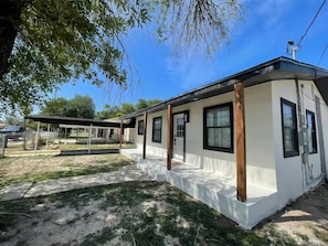Exterior - Newly Renovated - Sleek & Modern Minimalist 3BR/2BA House (Del Rio)