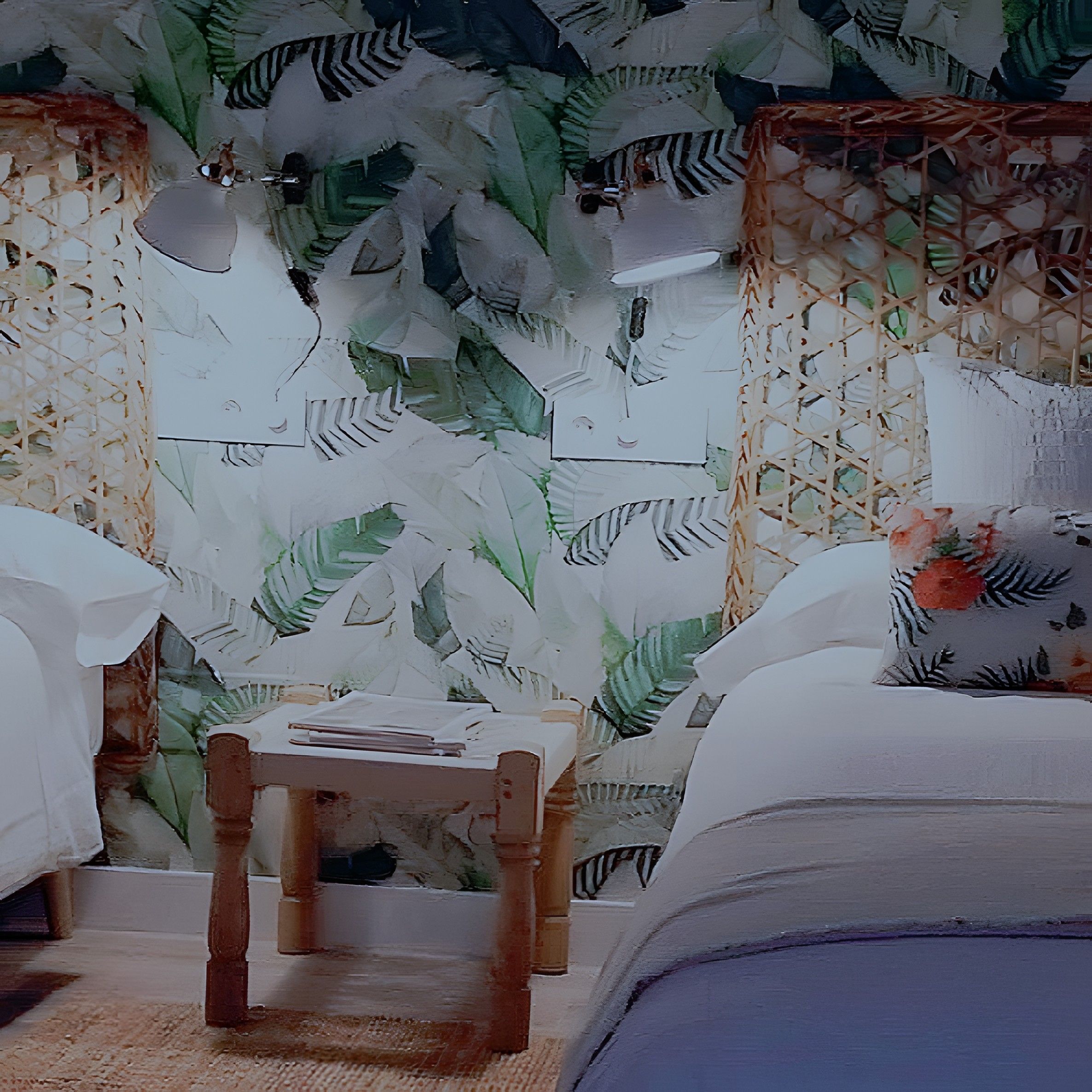 Une pièce comprenant un lit, une petite table en bois et un mur orné d’un motif de feuilles.