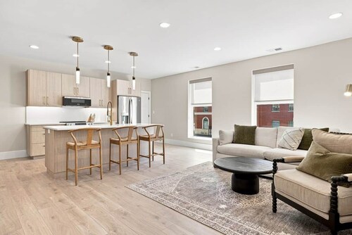 The Bluegrass · 1 Bed · 1 Bath · 900 SF