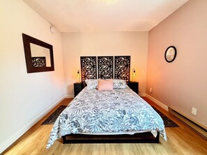 Room - Charming 1-bedroom apartment two blocks from beach, Kelowna (Kelowna)