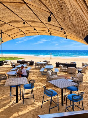 Outdoor dining - Charming 3-bedroom Modern Mexican house in a Exclusive Copala  Cabo San Lucas (Cabo San Lucas)