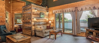 Maplewood Cabin, Resort, Lake, Beach, Kayaks & More